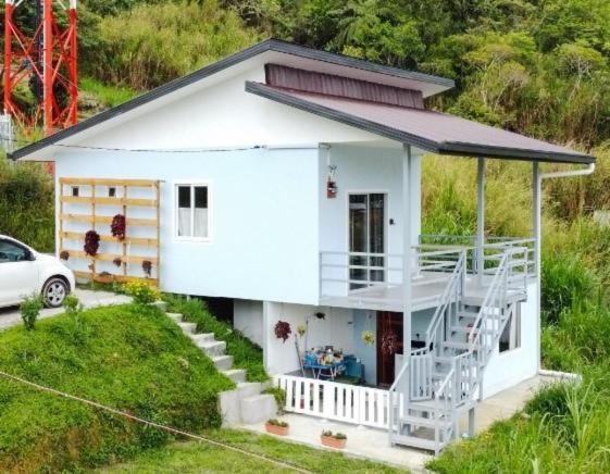 Kundasang Trail Homestay Екстериор снимка